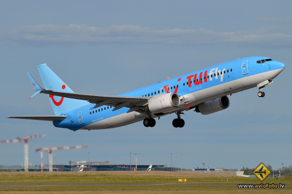 Boeing 737-8K5