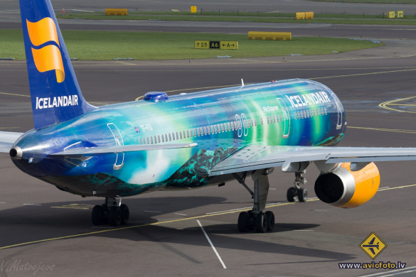 Boeing 757-256