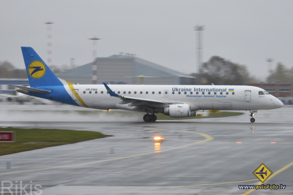 Embraer 190STD (ERJ-190-100STD)