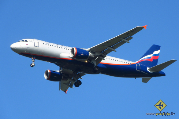 Airbus A320-214