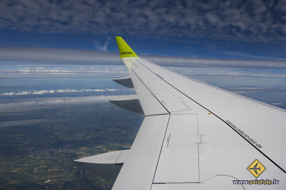 Bombardier CSeries CS300 (BD-500-1A11)