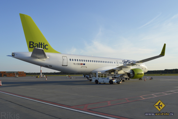 Bombardier CSeries CS300 (BD-500-1A11)