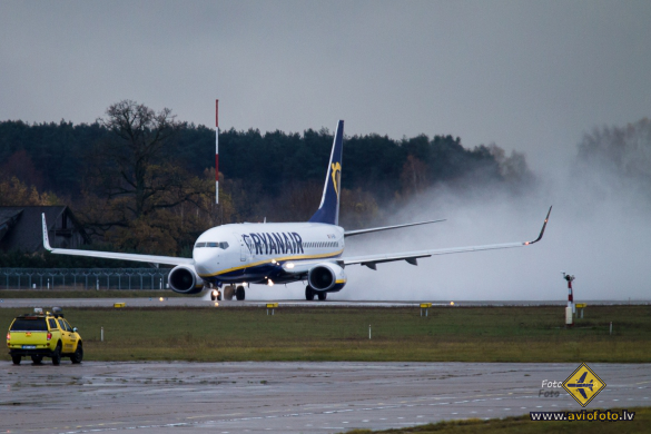 Boeing 737-8AS