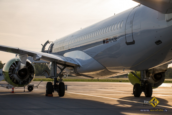 Bombardier CSeries CS300 (BD-500-1A11)