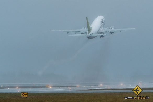 Boeing 737-522