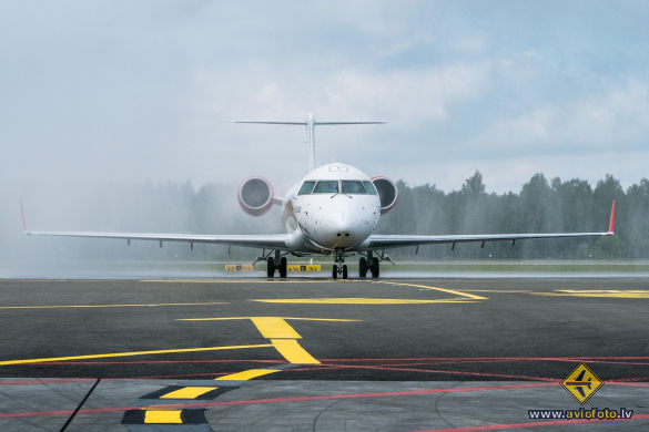 Bombardier CRJ-200ER (CL-600-2B19)