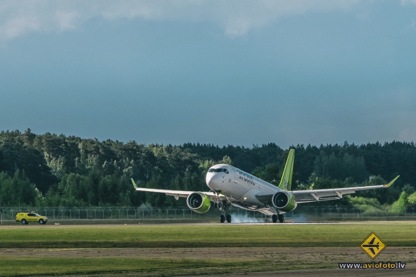 Bombardier CSeries CS300 (BD-500-1A11)