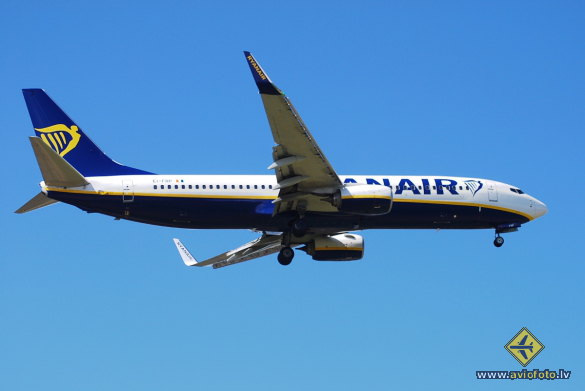 Boeing 737-8AS