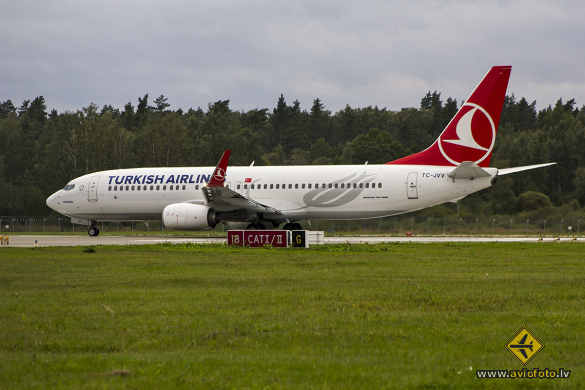 Boeing 737-8F2