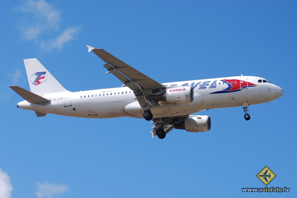 Airbus A320-214