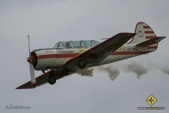 Yakovlev Yak-52