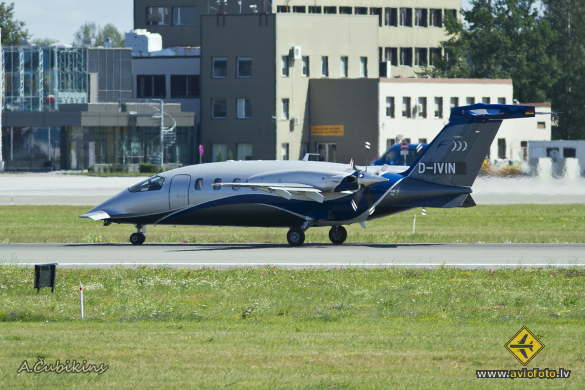 Piaggio P-180 Avanti II