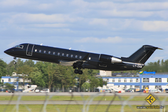 Bombardier CRJ-200LR (CL-600-2B19)