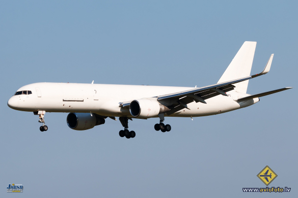 Boeing 757-222(PCF)