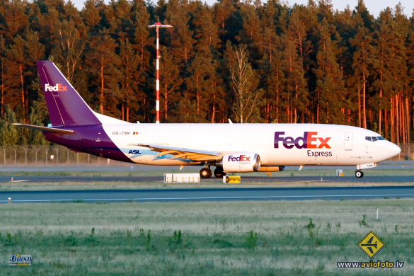 Boeing 737-45D(SF)