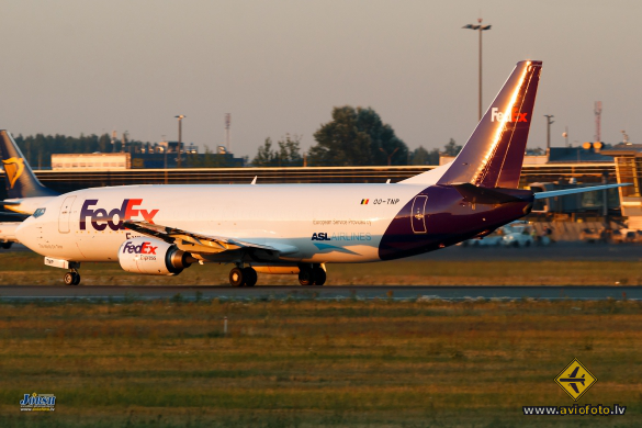 Boeing 737-45D(F)