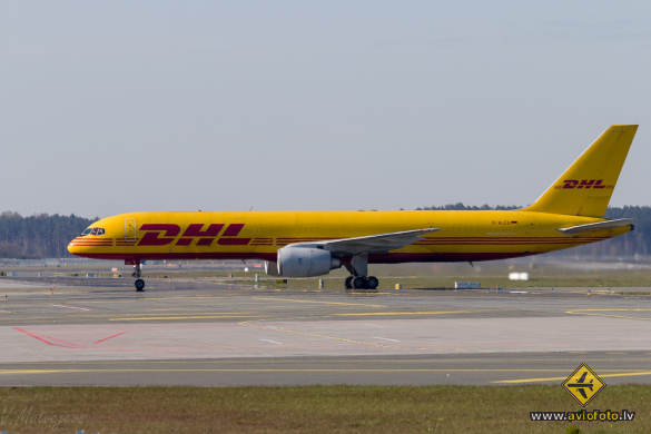 Boeing 757-236(SF)