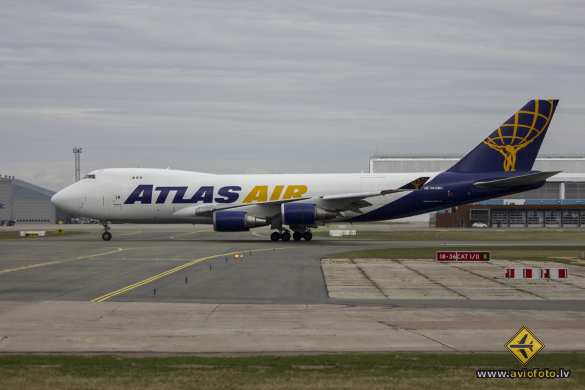 Boeing 747-47UF/SCD