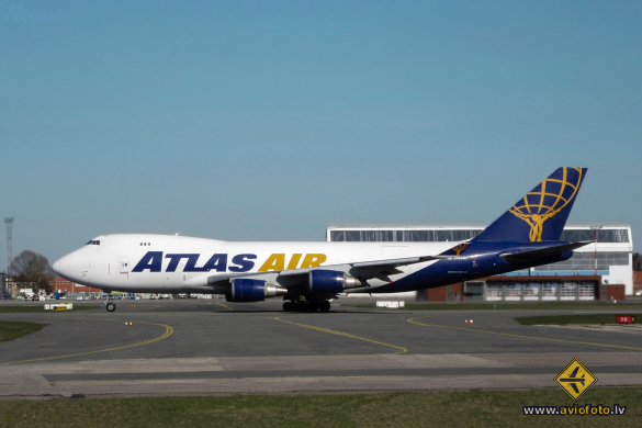 Boeing 747-47UF/SCD