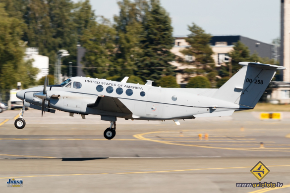 Beech C-12V Huron (B200C)