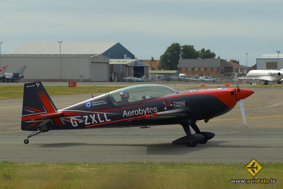 Extra EA-300L