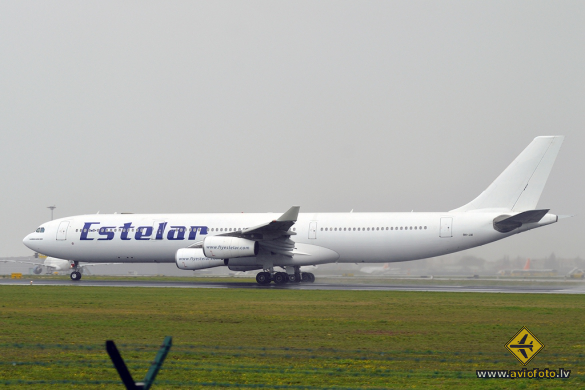 Airbus A340-313X