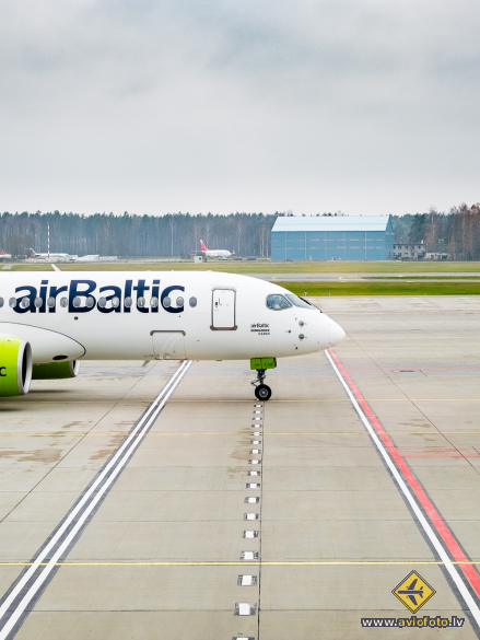 Bombardier CSeries CS300 (BD-500-1A11)