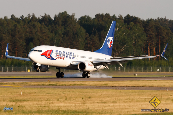 Boeing 737-86N