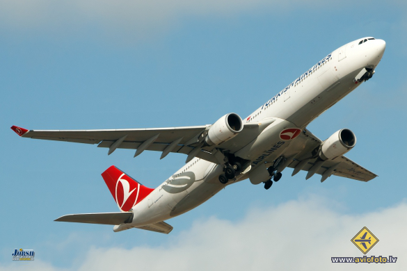 Airbus A330-303