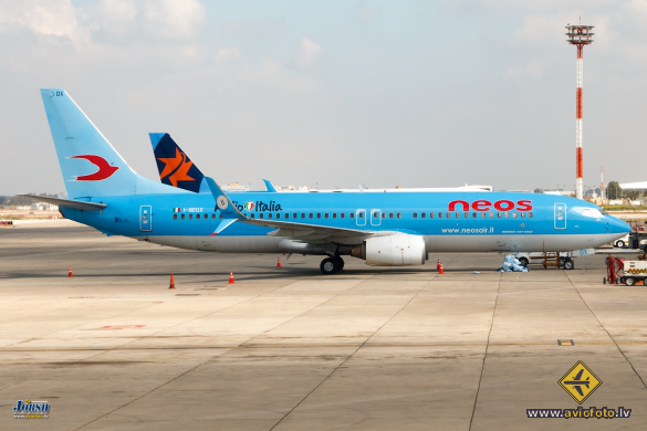 Boeing 737-86N
