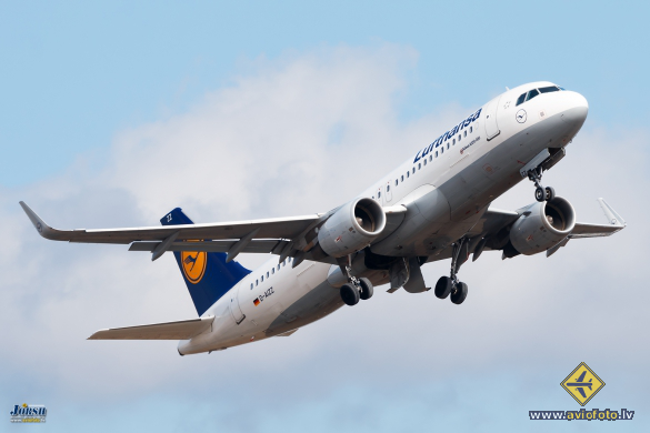 Airbus A320-214