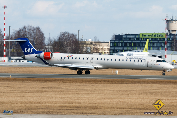 Bombardier CRJ-900LR (CL-600-2D24)