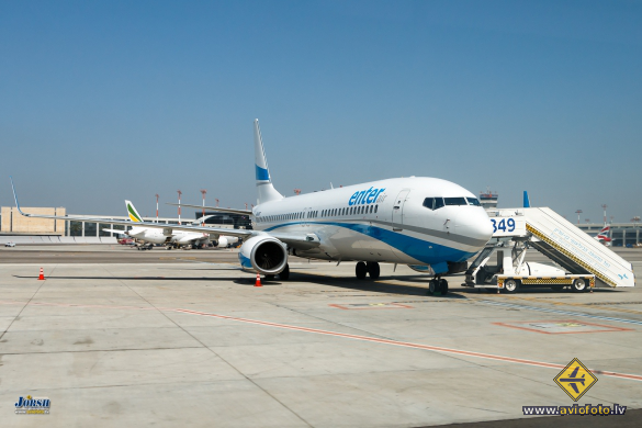 Boeing 737-8AS