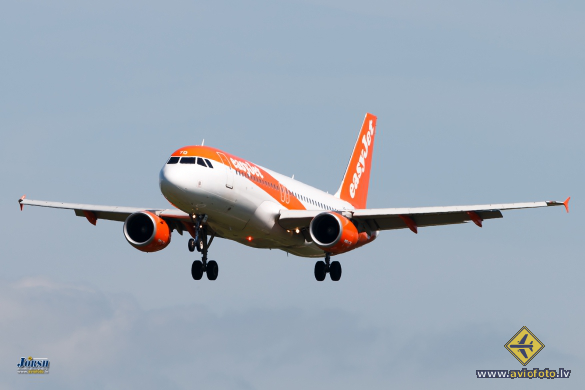 Airbus A320-214