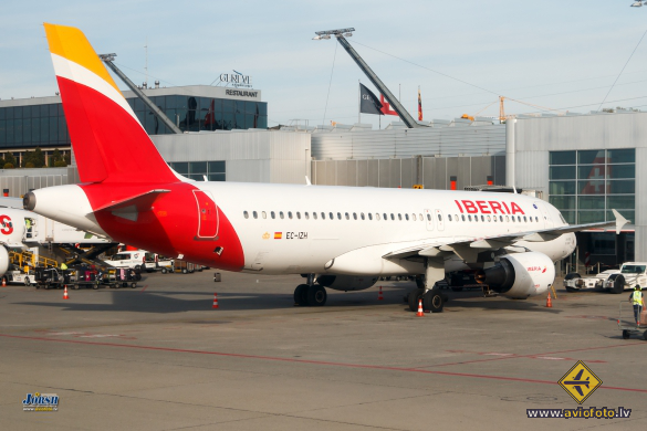 Airbus A320-214