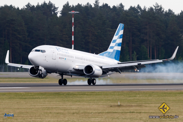 Boeing 737-33S