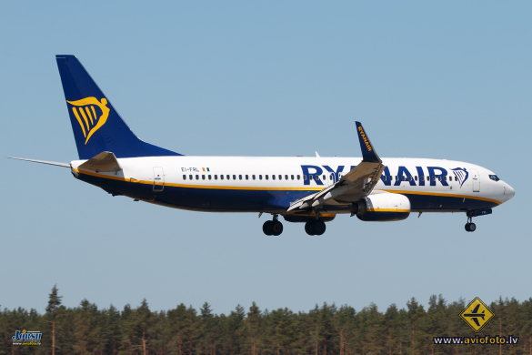 Boeing 737-8AS