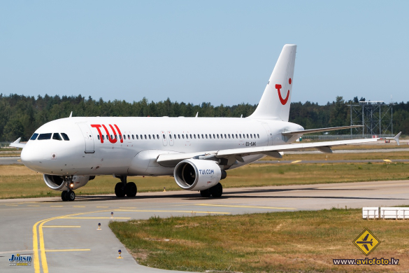 Airbus A320-214
