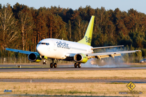 Boeing 737-53S
