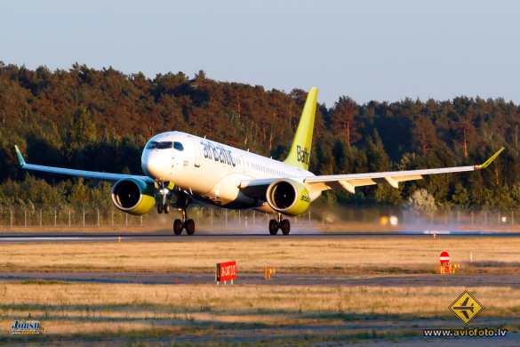 Bombardier CSeries CS300 (BD-500-1A11)