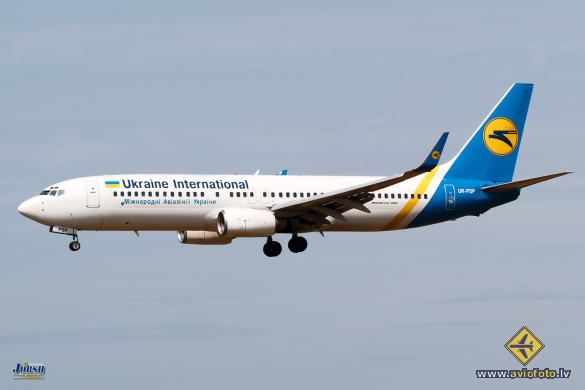 Boeing 737-8Q8