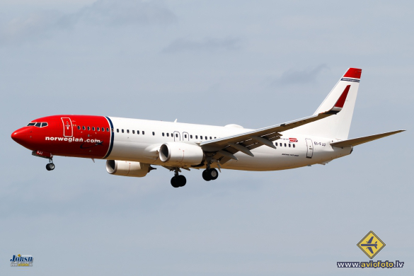 Boeing 737-8JP