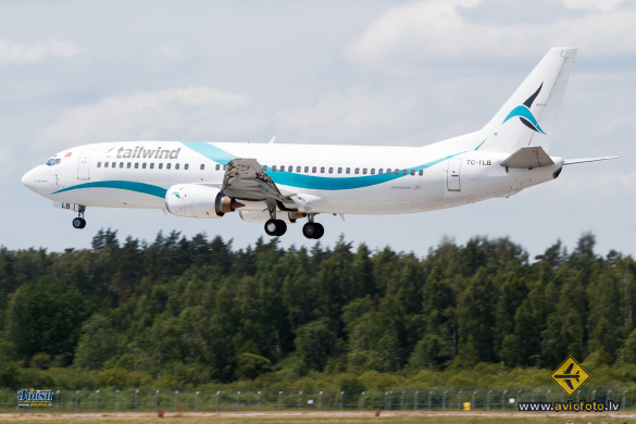 Boeing 737-4Q8
