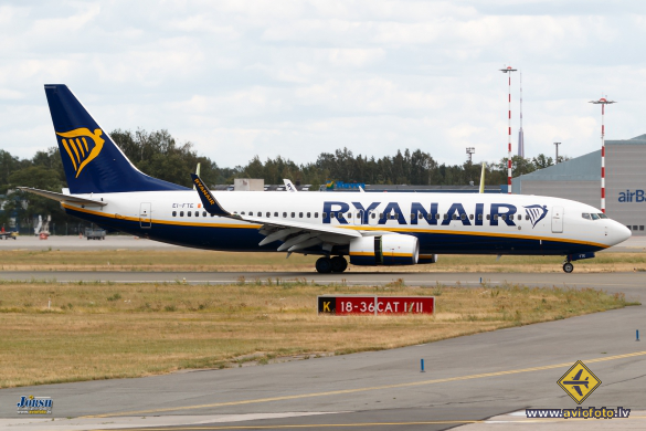Boeing 737-8AS
