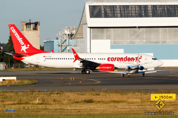 Boeing 737-81B