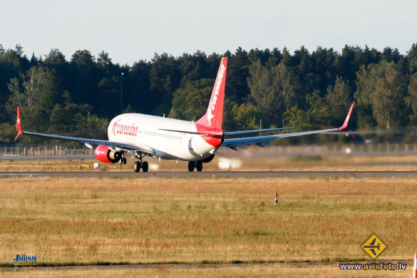 Boeing 737-81B
