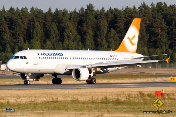 Airbus A320-214
