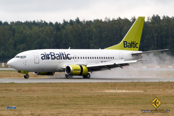 Boeing 737-53S
