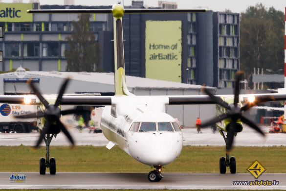 Bombardier DHC-8-402 Q400