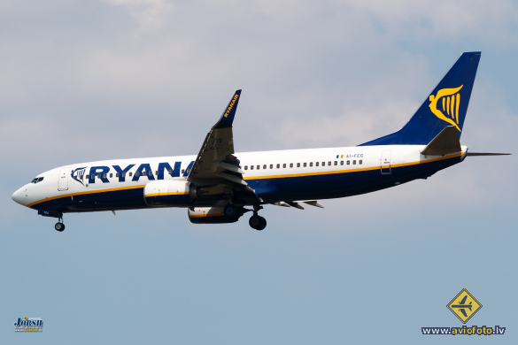 Boeing 737-8AS